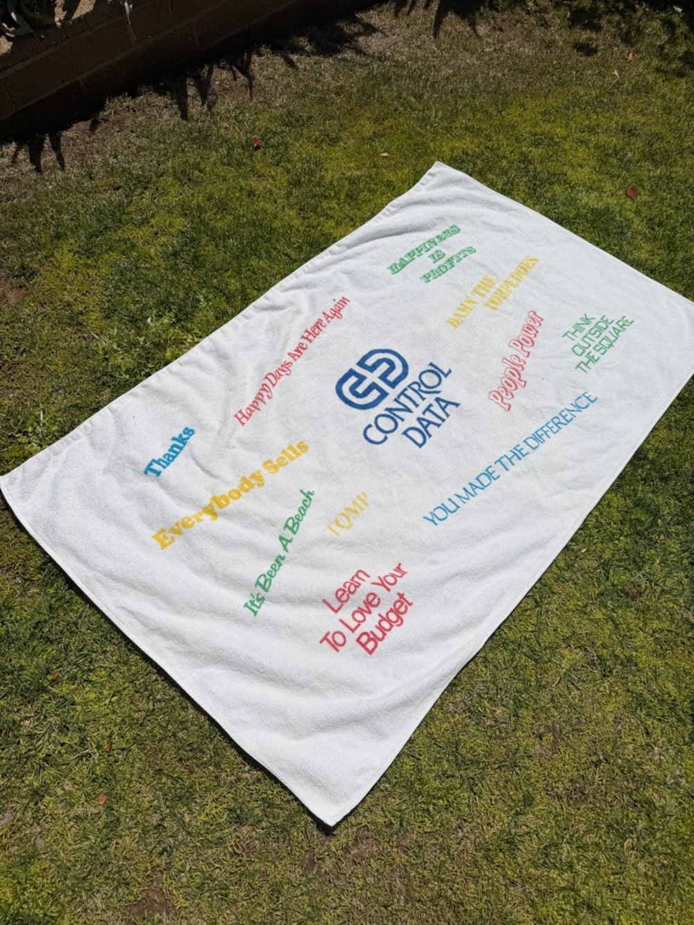 VTG Control Data Computers Employee Gift Beach Towel Slogans Cannon Royal Family - Picture 2 of 15